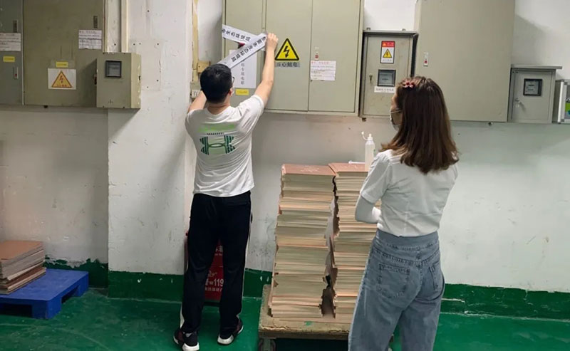 雷霆出击，对违法排污企业零容忍！