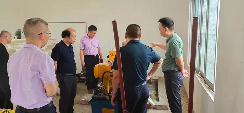 茄子视频成人电影总经理庞仲达带领团队前往广西玉林市玉州区考察 茄子视频成人电影总经理庞仲达带领团队前往广西玉林市玉州区考察